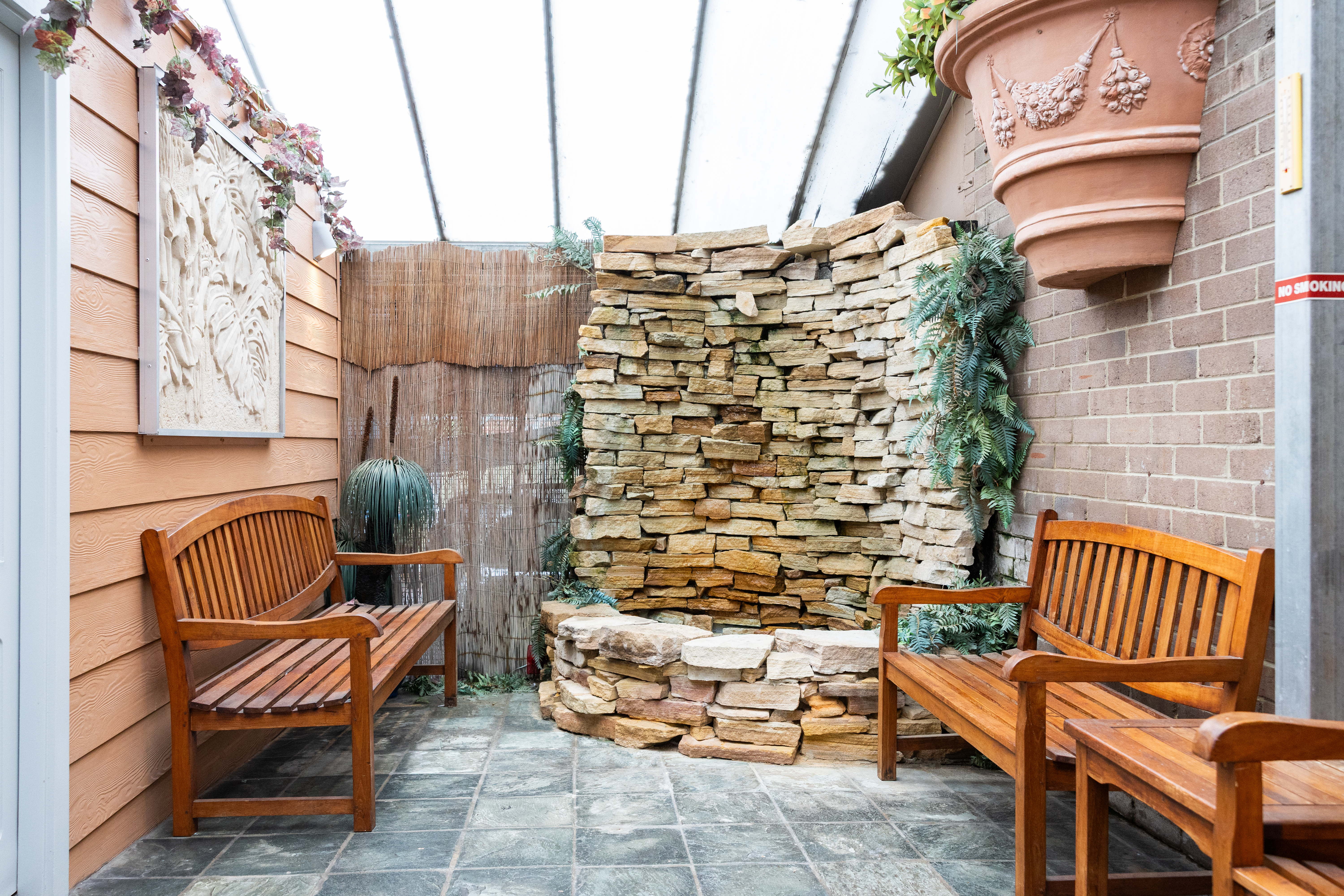 MPW Dentistry relaxing waiting area with water feature