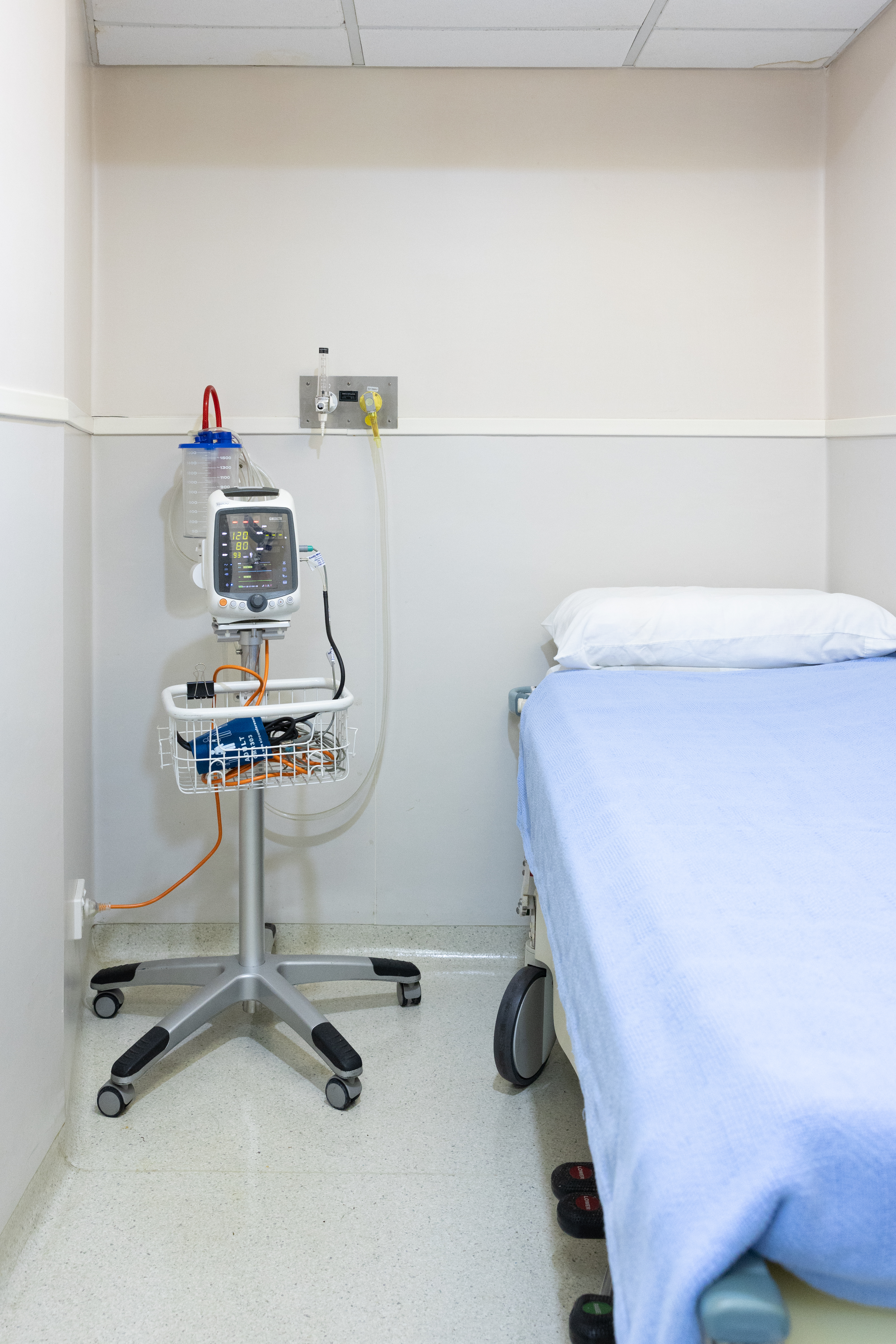 Our in-house recovery room with monitoring equipment